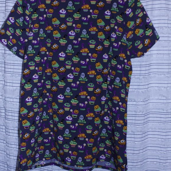 Maevn Spooky Treats Halloween Printed Curved V-Neck Scrub Top - Picture 2 of 4